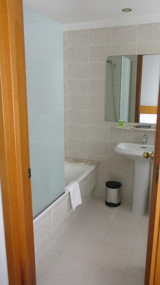 Hotel Borrell Olot Buitenkant foto