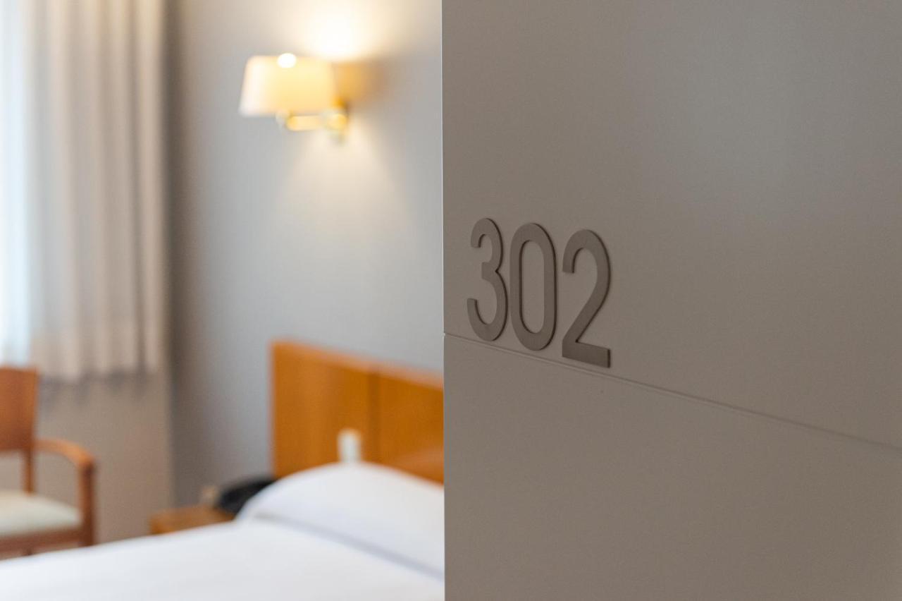 Hotel Borrell Olot Buitenkant foto