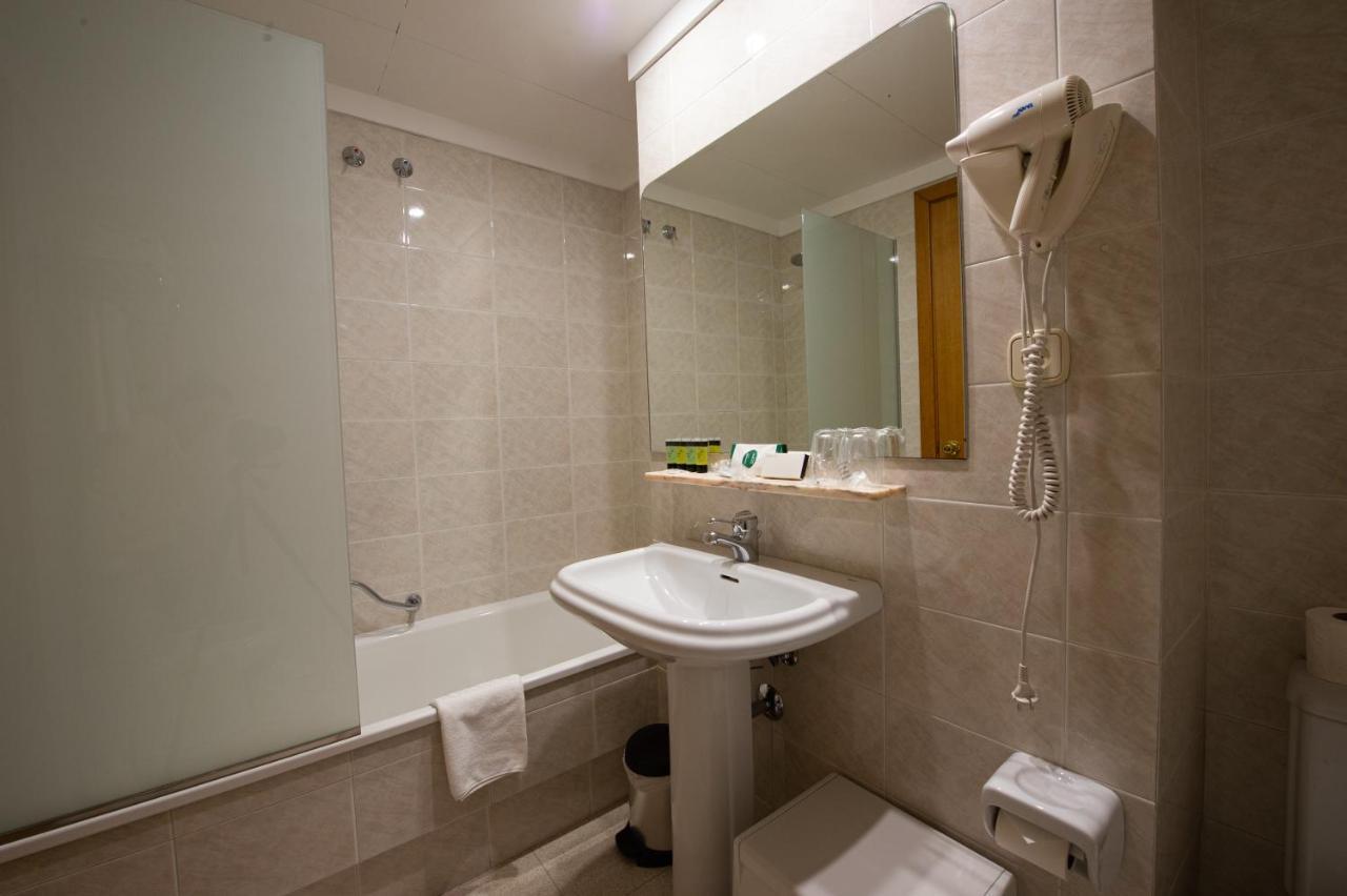 Hotel Borrell Olot Buitenkant foto