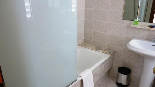 Hotel Borrell Olot Buitenkant foto
